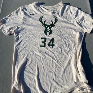Like New Nike Milwaukee Bucks Giannis Antetokounmpo Cream Shirt Size Large